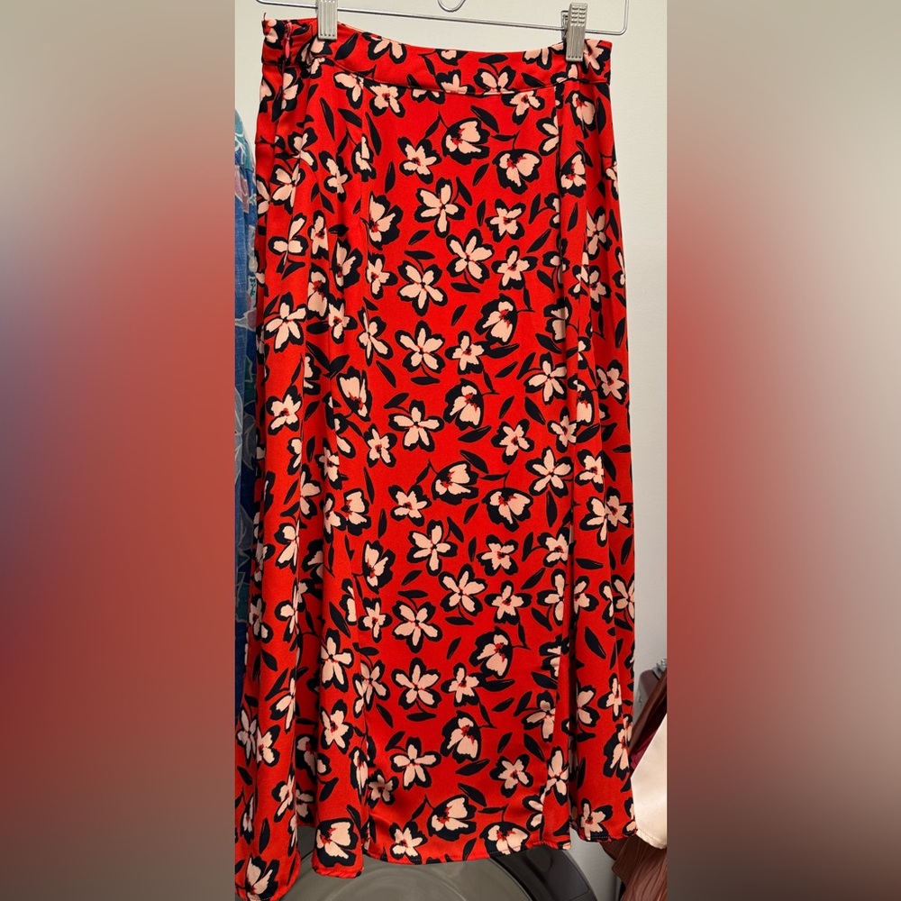 Floral Print skirt in Red and Navy